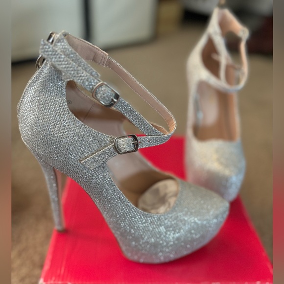 Dream pairs SWAN-20, Silver Glitter | Size 7.5 | strappy platform heels - Picture 3 of 11
